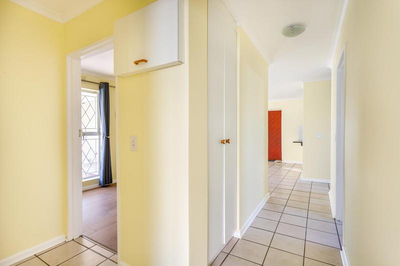 To Let 3 Bedroom Property for Rent in Pinelands Western Cape